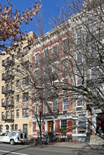 335 W 21st St in New York, NY - Building Photo - Building Photo