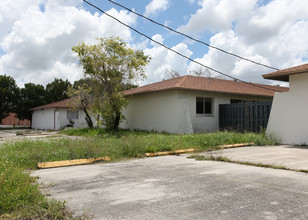 218-224 SE 16th Pl in Cape Coral, FL - Building Photo - Building Photo