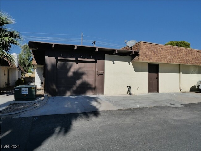 2765 Heritage Ct, Unit N/A-N302 in Las Vegas, NV - Building Photo - Building Photo