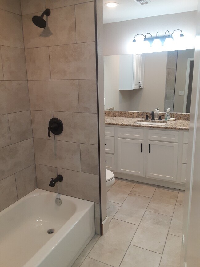 1608 Amherst Dr in Plano, TX - Building Photo - Building Photo