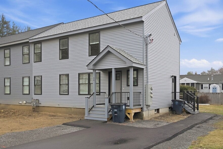 24 Daytona St in Nashua, NH - Building Photo