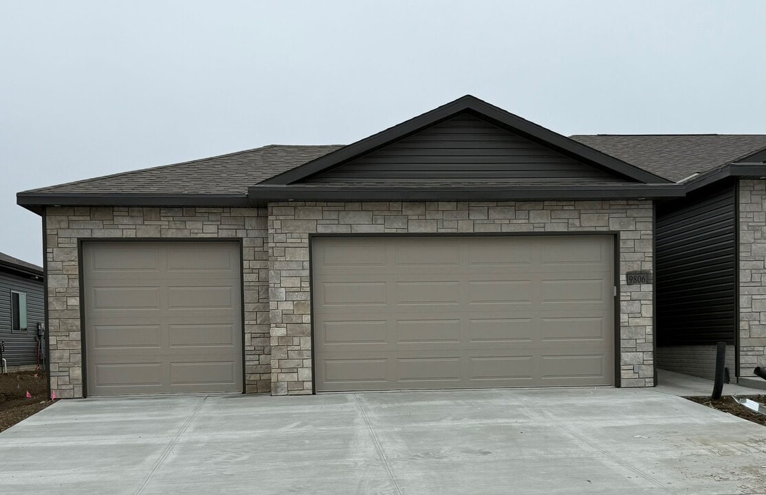 8839 Bristlecone Dr in Lincoln, NE - Building Photo