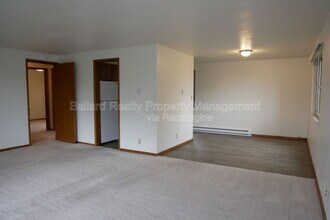 6402 11th Ave NW in Seattle, WA - Building Photo - Building Photo