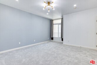 401 N Serrano Ave in Los Angeles, CA - Building Photo - Building Photo