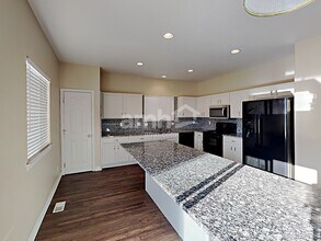 13945 Jasmine St in Thornton, CO - Foto de edificio - Building Photo