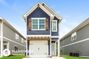 200 Creek Run Way in Calera, AL - Building Photo