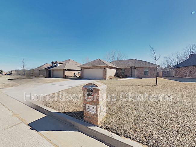 property at 2206 Brook Dr