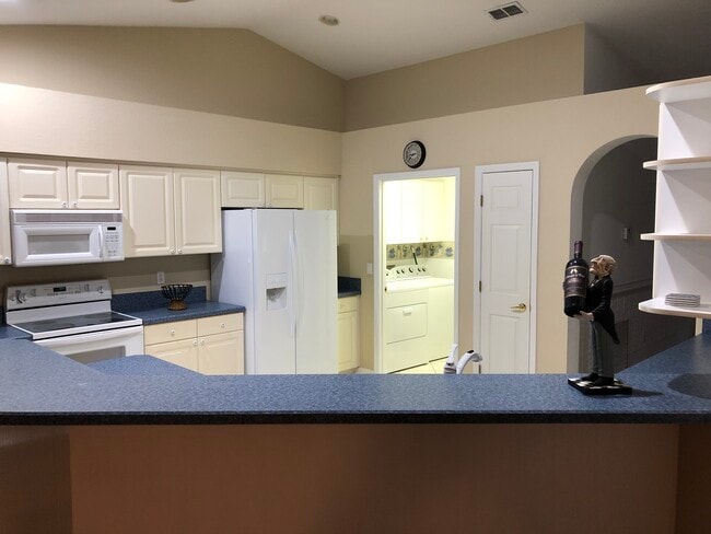 13584 SE 90th Ct in Summerfield, FL - Foto de edificio - Building Photo