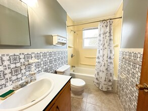 37 Dobbin St in Rothesay, NB - Building Photo - Building Photo