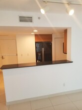 335 S Biscayne Blvd, Unit 3209 in Miami, FL - Building Photo - Building Photo