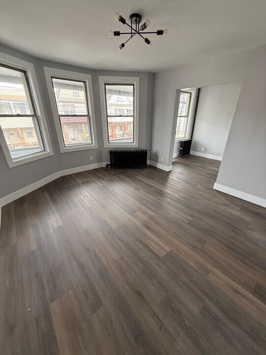 8516 3rd Ave in North Bergen, NJ - Building Photo