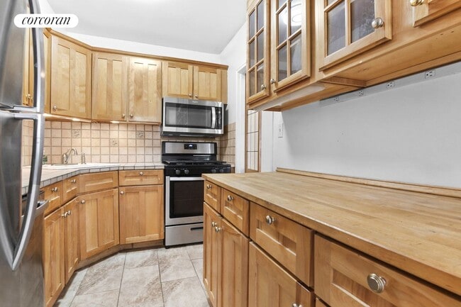 310 Beverley Rd in Brooklyn, NY - Building Photo - Building Photo