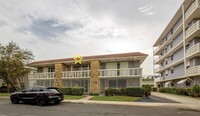 17 S Lakeside Dr, Unit 0050 in Lake Worth, FL - Building Photo - Building Photo