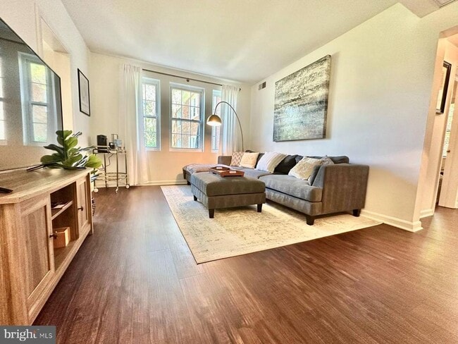 property at 2021 Key Blvd