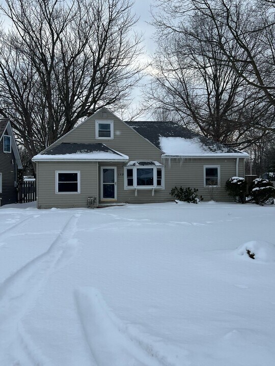 169 Linden Dr in Painesville, OH - Building Photo