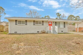3767 Hogan Rd SW in Atlanta, GA - Foto de edificio - Building Photo