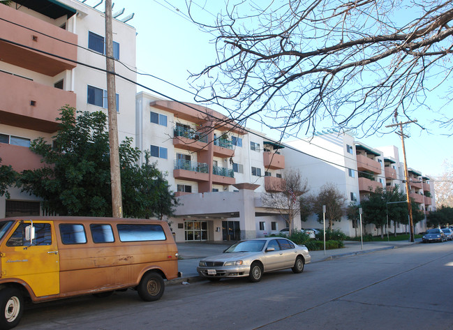 NoHo Village Apartments in North Hollywood, CA - Building Photo - Building Photo