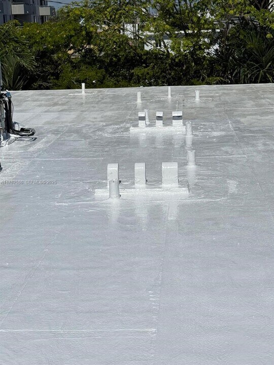 7025 Rue Granville in Miami Beach, FL - Building Photo