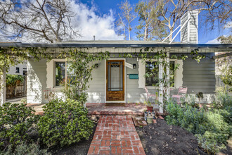 11519 Albers St in North Hollywood, CA - Building Photo - Building Photo