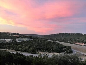 6000-5 Shepherd Mountain Cove in Austin, TX - Building Photo - Building Photo