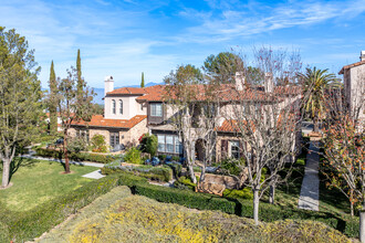 Ziani in Newport Beach, CA - Foto de edificio - Building Photo