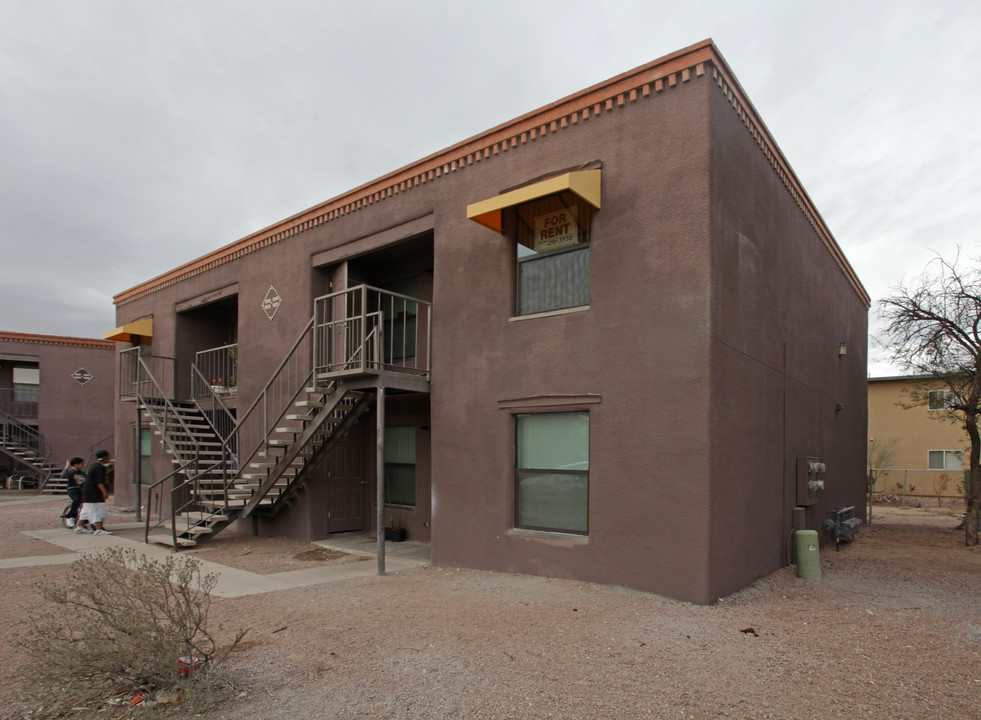 Randall Square (por) in Tucson, AZ - Building Photo