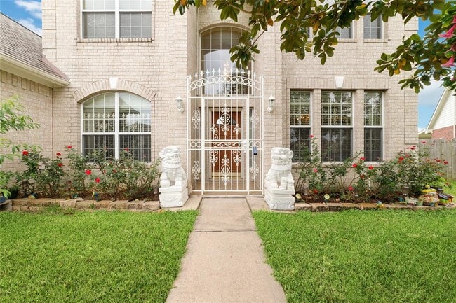 property at 6610 Golden View Ct