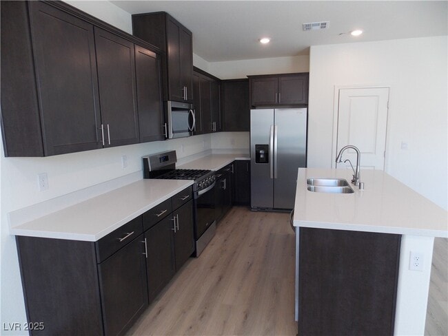property at 565 Ruby Robin Ave