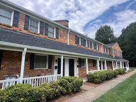 1336 Green Oaks Ln in Charlotte, NC - Building Photo