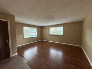 6906 Birchton Ave in Los Angeles, CA - Building Photo - Building Photo