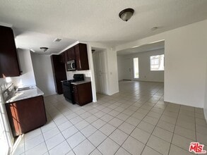 142 E Merrill Ave in Rialto, CA - Building Photo - Building Photo