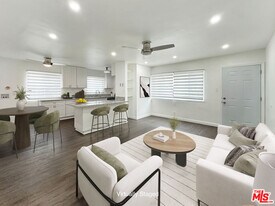 5113 Roseland St in Los Angeles, CA - Building Photo