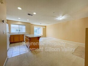 362 Flower Ln in Mountain View, CA - Building Photo - Building Photo