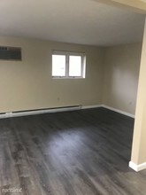 310 Thompson Rd in Webster, MA - Building Photo - Building Photo