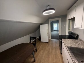 1 Cedar Ct in Amesbury, MA - Building Photo - Building Photo