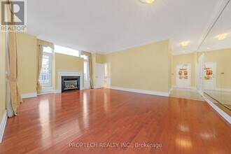 2 Rean Dr in Toronto, ON - Building Photo - Building Photo