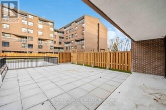 4064 Lawrence Ave E in Toronto, ON - Building Photo - Building Photo