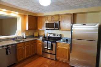 37 Trailwood Rd in White Marsh, MD - Building Photo - Building Photo