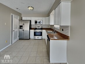 1497 Ringfield Dr in Galloway, OH - Building Photo - Building Photo