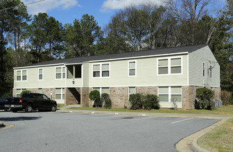 Whispering Pines in Phenix City, AL - Building Photo - Building Photo