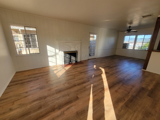 7258 Allott Ave in Los Angeles, CA - Foto de edificio - Building Photo