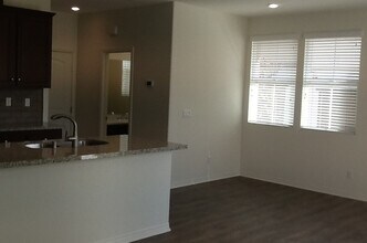 40288 Calle Real in Murrieta, CA - Building Photo - Building Photo