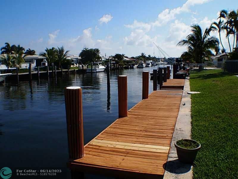 1421 SE 14th Ct in Deerfield Beach, FL - Building Photo