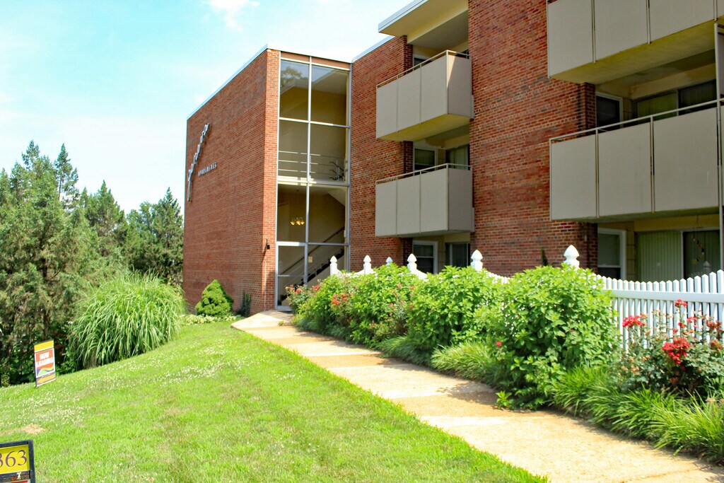 Geneva Apartments in St. Louis, MO