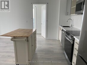 4655-4655 Metcalfe Ave in Mississauga, ON - Building Photo - Building Photo