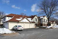 Deerpath Manor in Palatine, IL - Building Photo - Building Photo