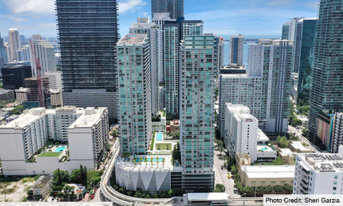 79 SW 12th St, Unit 1806 in Miami, FL - Building Photo