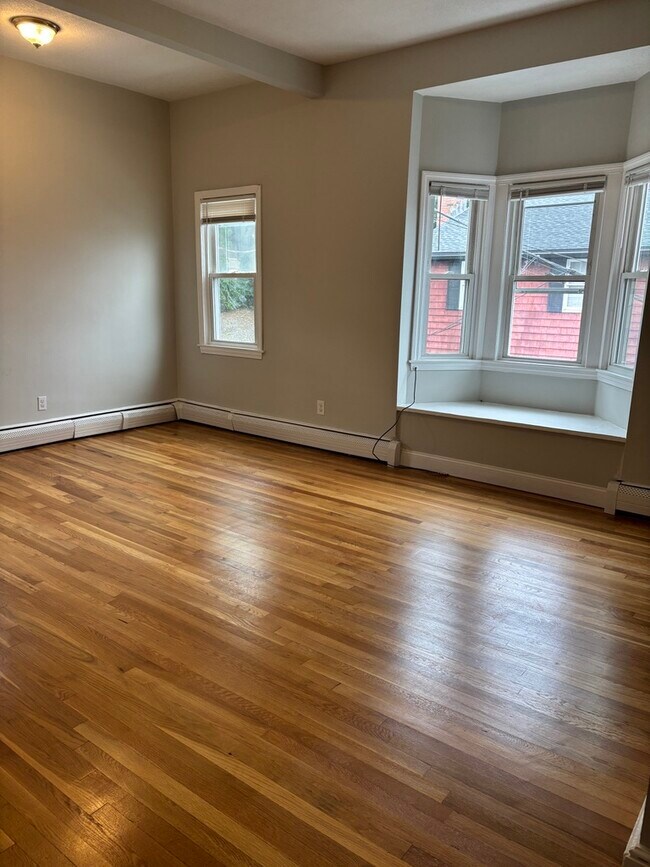 14 School St, Unit 1