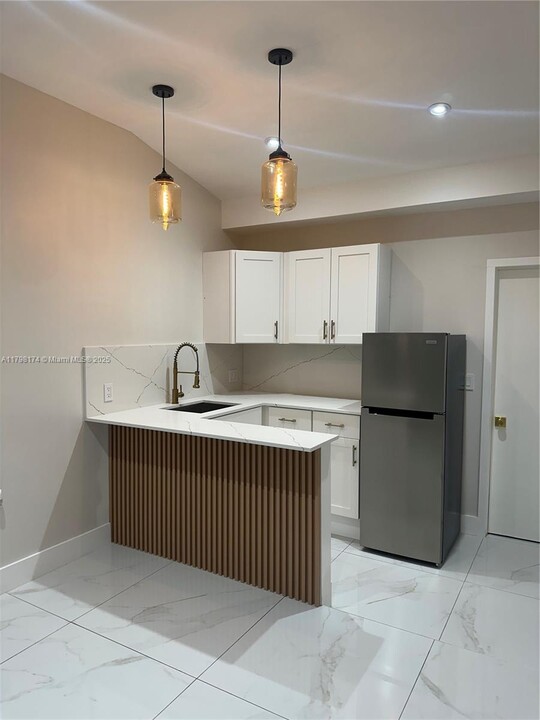 1299 W 78th St in Hialeah, FL - Building Photo
