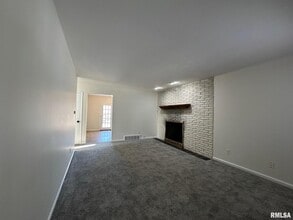 2403 Lynnhaven Dr in Springfield, IL - Building Photo - Building Photo
